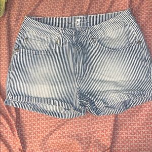 kid’s stripped shorts
